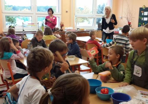 Cesta Zdravíkovem - třída 1.A -  Projektový den 14.10.2016