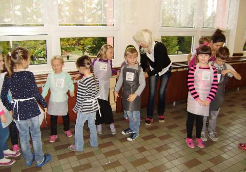 Cesta Zdravíkovem - třída 1.A -  Projektový den 14.10.2016