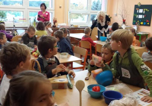 Cesta Zdravíkovem - třída 1.A -  Projektový den 14.10.2016